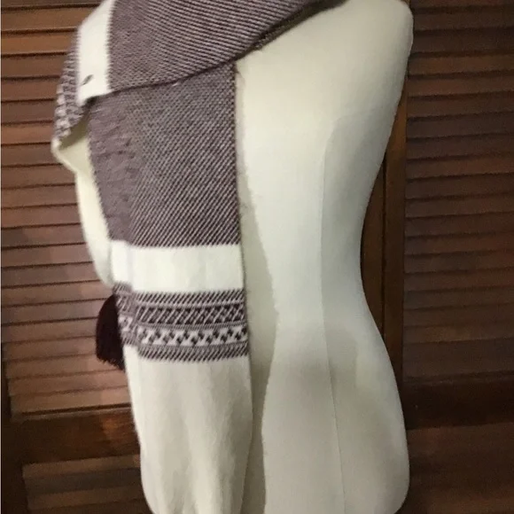 Women’s Aigner  scarf - Picture 4 of 5